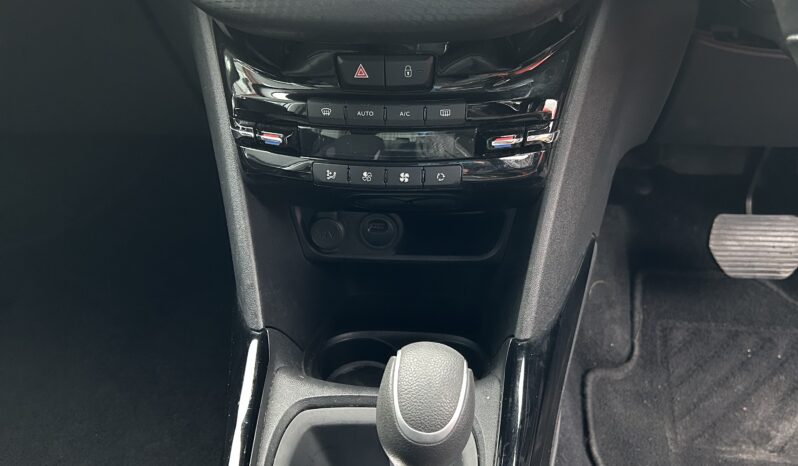 
								PEUGEOT 2008 GT LINE, YEAR 2017, WHITE,  59,870, MILES, 1200cc, PETROL, AUTOMATIC, VIN: VF3CUHNZTGY121937 full									