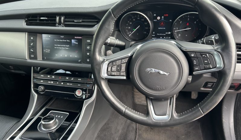 
								Jaguar XF 2.0d Prestige Auto Euro 6 (s/s) 4dr full									