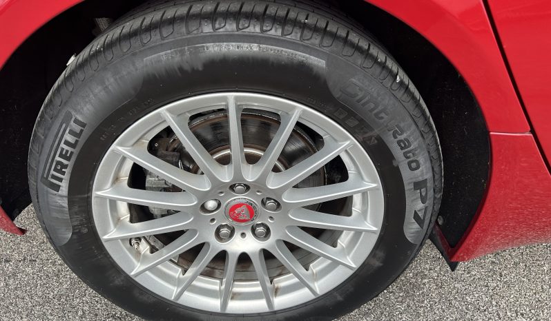 
								Jaguar XF 2.0d Prestige Auto Euro 6 (s/s) 4dr full									