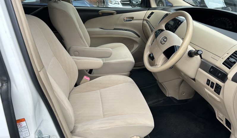 
								TOYOTA ESTIMA AUTOMATIC 8 SEATER PETROL CAR full									