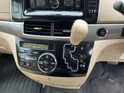 
										TOYOTA ESTIMA AUTOMATIC 8 SEATER PETROL CAR full									