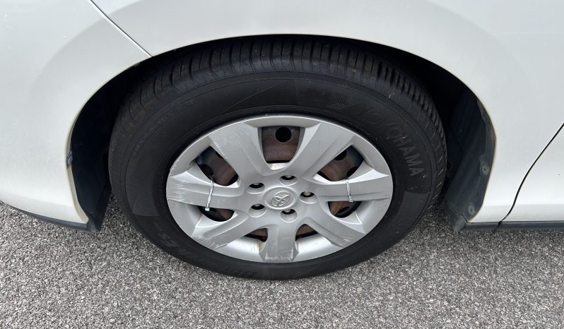 
								TOYOTA ESTIMA AUTOMATIC 8 SEATER PETROL CAR full									