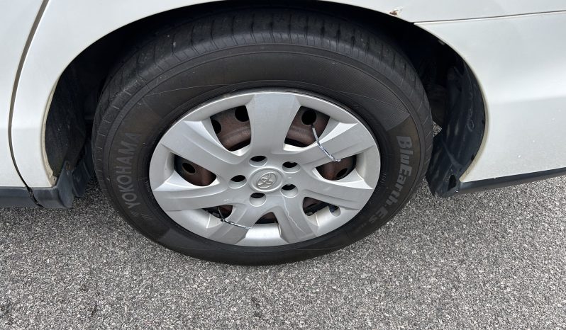 
								TOYOTA ESTIMA AUTOMATIC 8 SEATER PETROL CAR full									